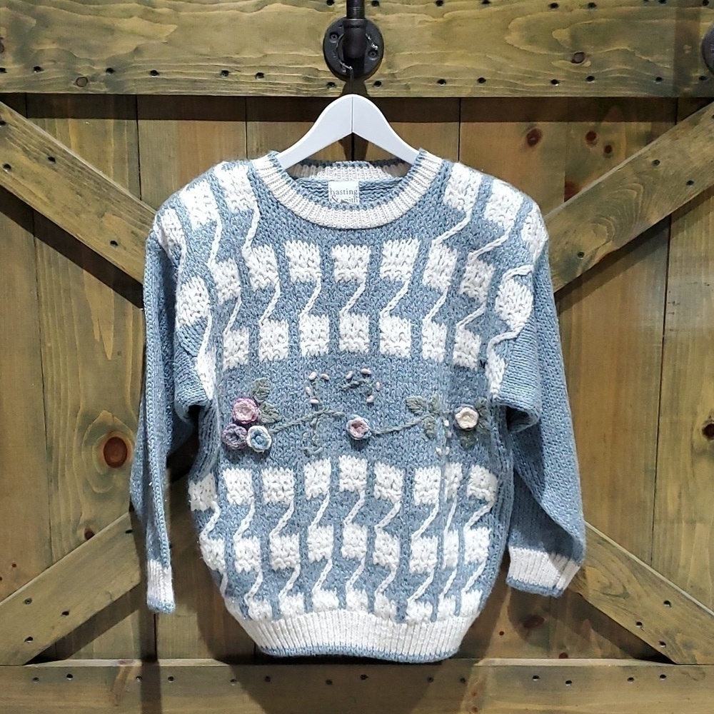 NWOT VINTAGE CHUNKY KNIT SWEATER BLUE CREAM FLOWERS SIZE MEDIUM